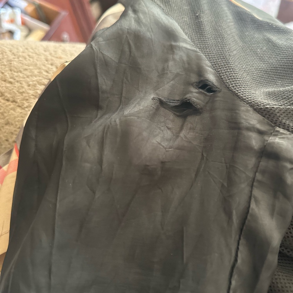 Burberry London Raincoat - Picture 6 of 8